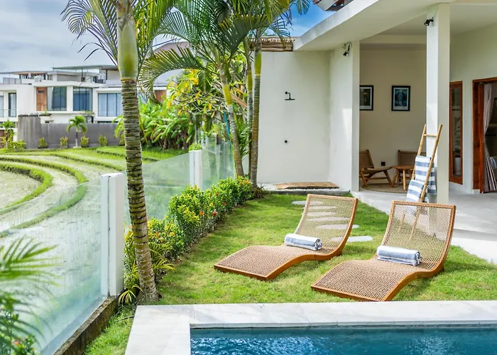 2 Bedroom Mediterranean With Private Pool & Paddy View, Canggu アパート